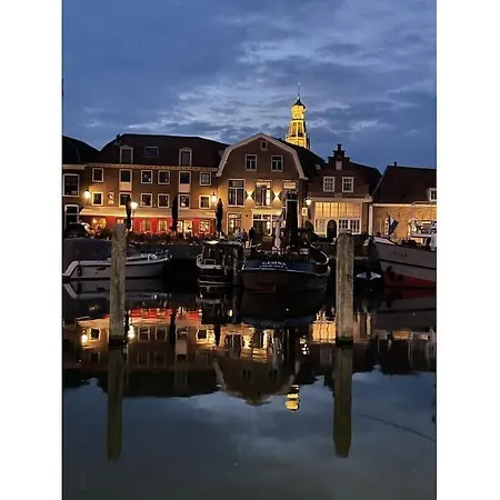 Sunrise With Show Kitchen On The Ijsselmeer 샬레